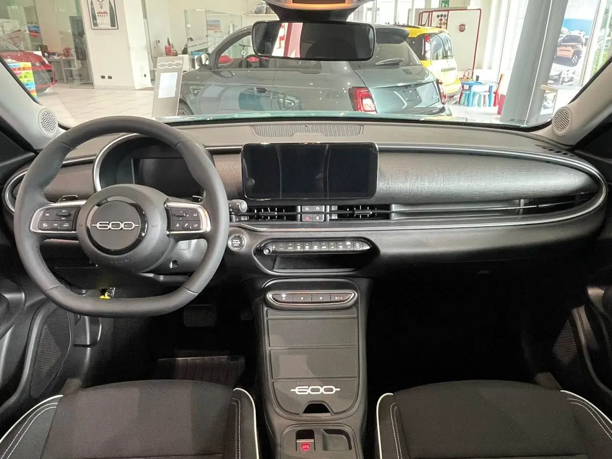 Fiat 600 nuova a Reggio Emilia (9)