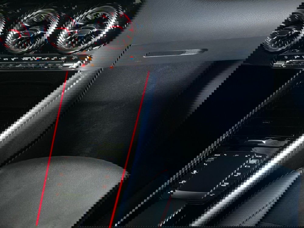 Mercedes-Benz GLA SUV usata a Bergamo (14)