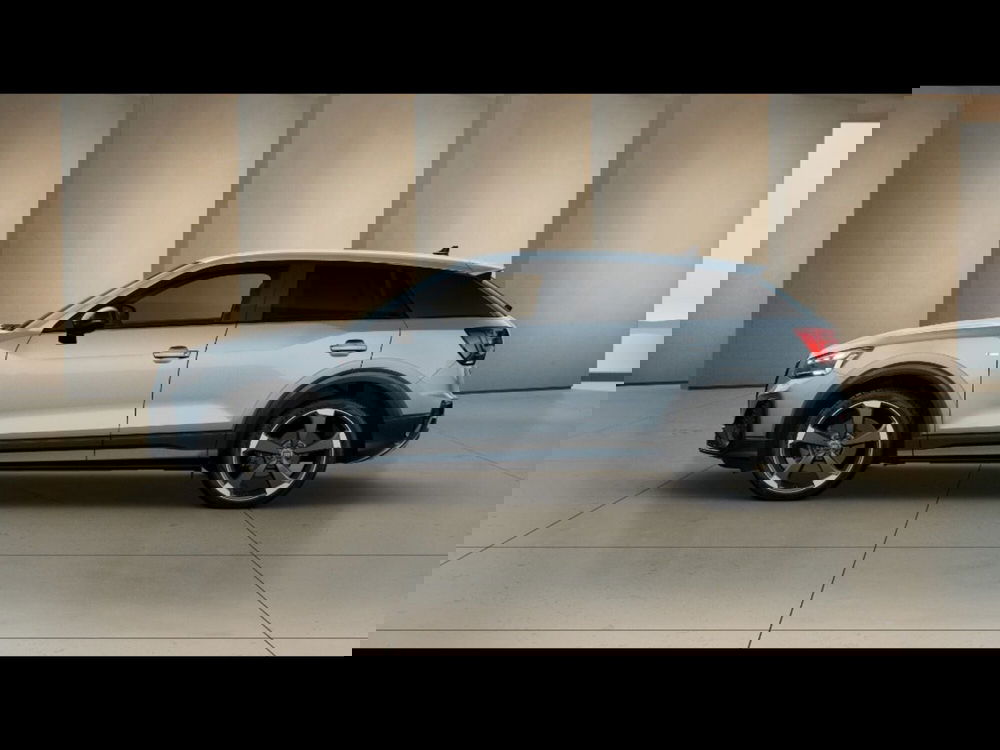 Audi Q2 nuova a Livorno (2)