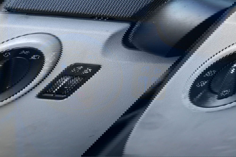 Volkswagen New Beetle usata a Pordenone (12)