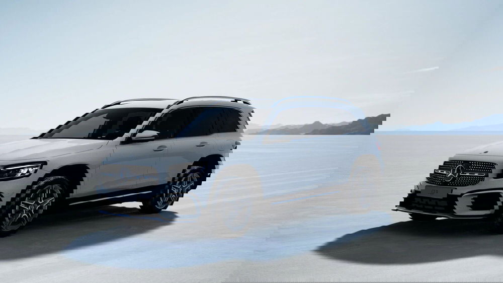 Mercedes-Benz GLB nuova a Pescara