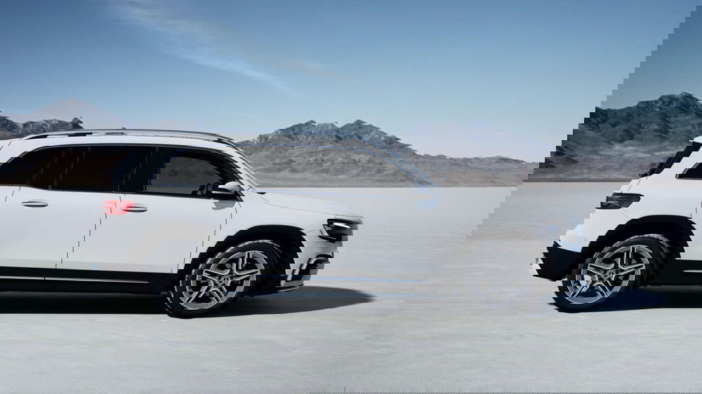 Mercedes-Benz GLB nuova a Pescara (5)