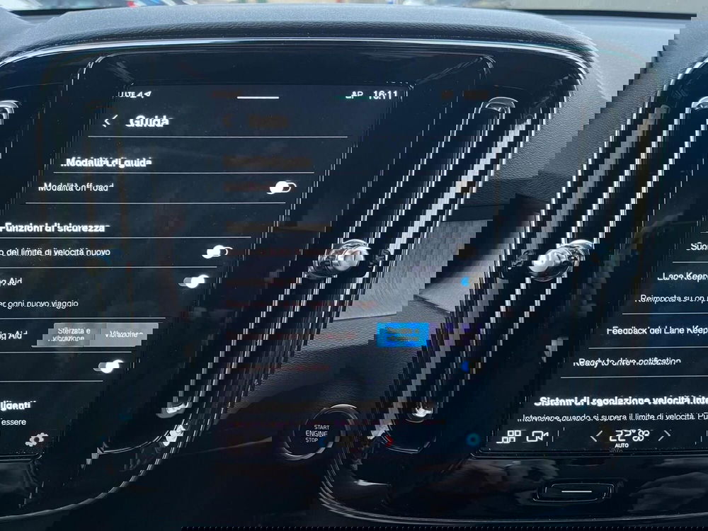 Volvo XC40 usata a Como (15)