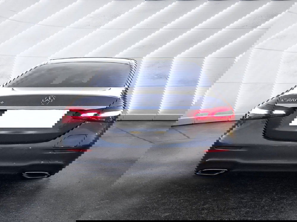 Mercedes-Benz Classe E usata a Salerno (8)