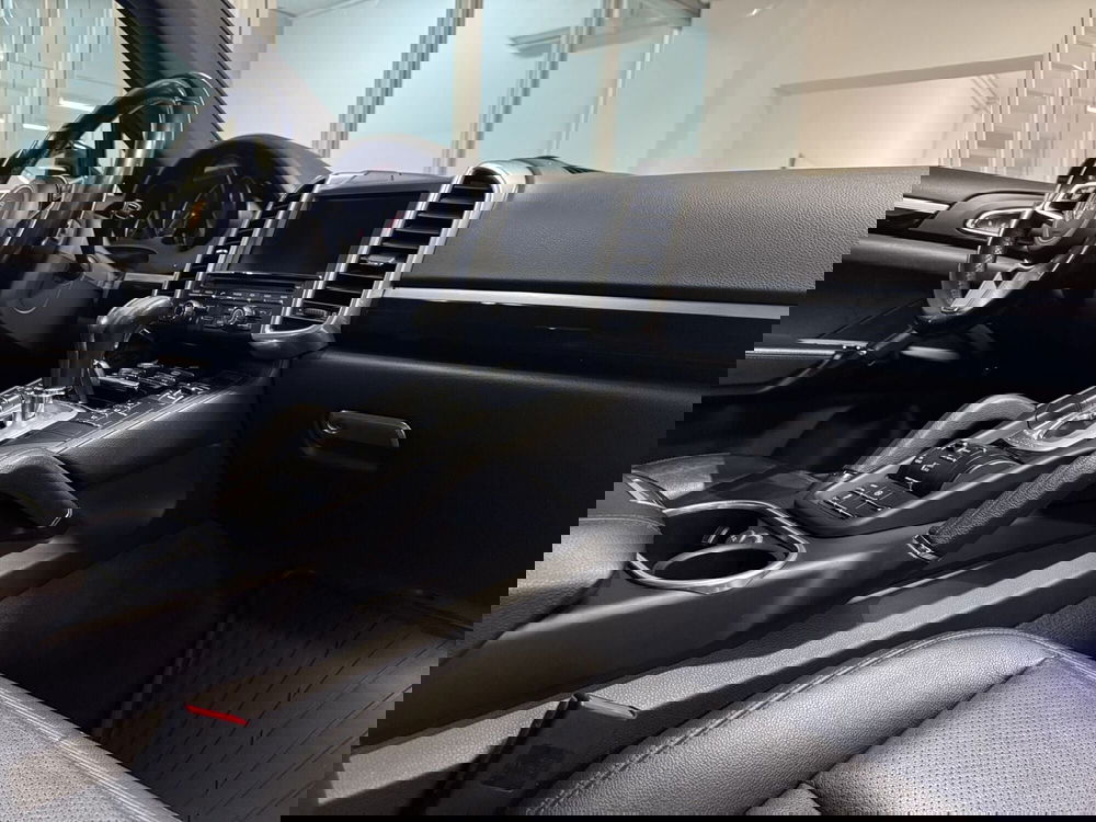 Porsche Cayenne usata a Messina (9)