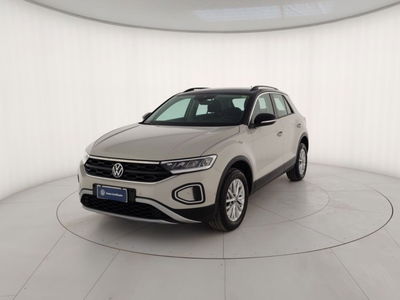 Volkswagen T-Roc 1.0 TSI Life del 2023 usata a Massa