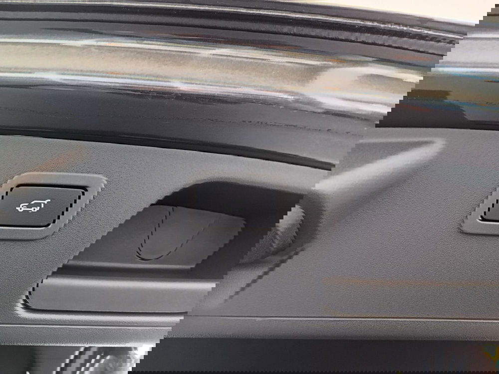 Jaguar E-Pace usata a Asti (16)