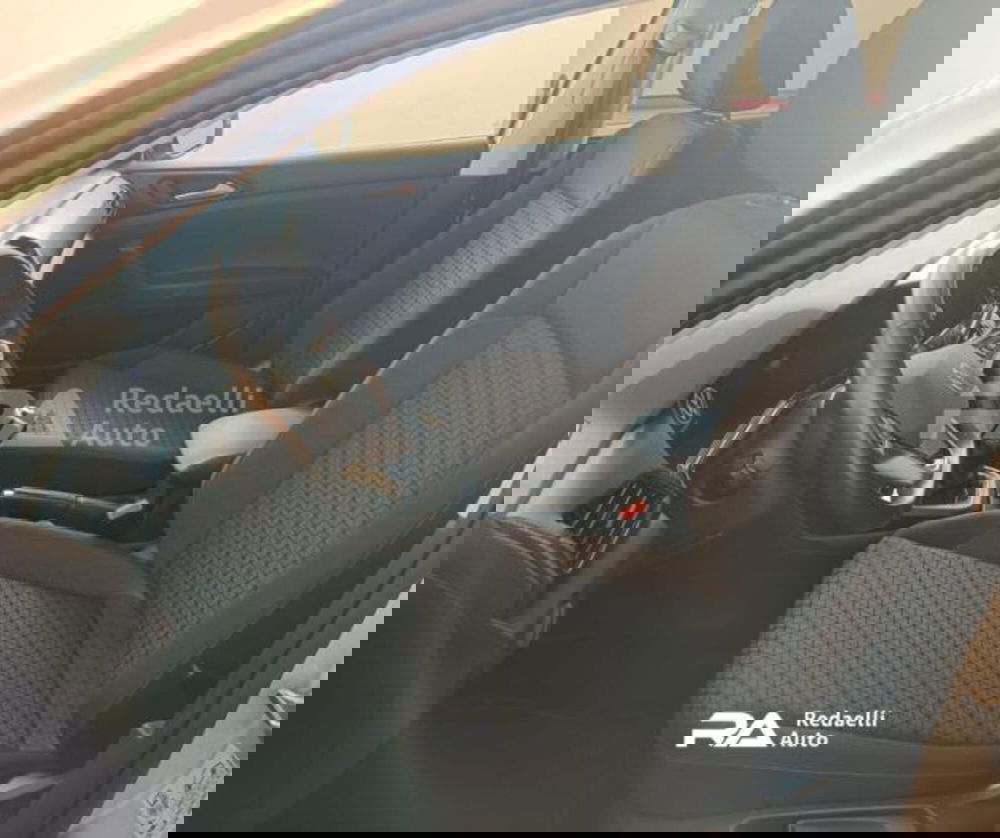 Volkswagen T-Cross usata a Lecco (6)