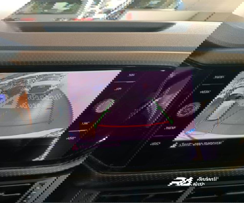 Volkswagen T-Cross usata a Lecco (8)