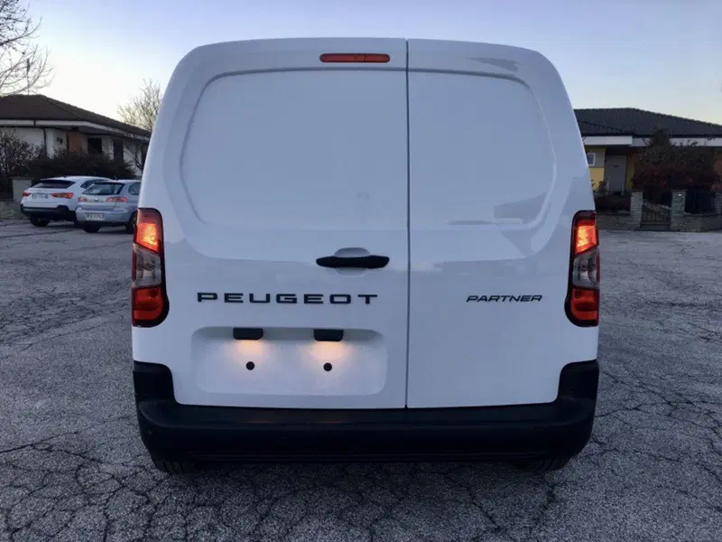 Peugeot Partner Furgone nuova a Cuneo (5)