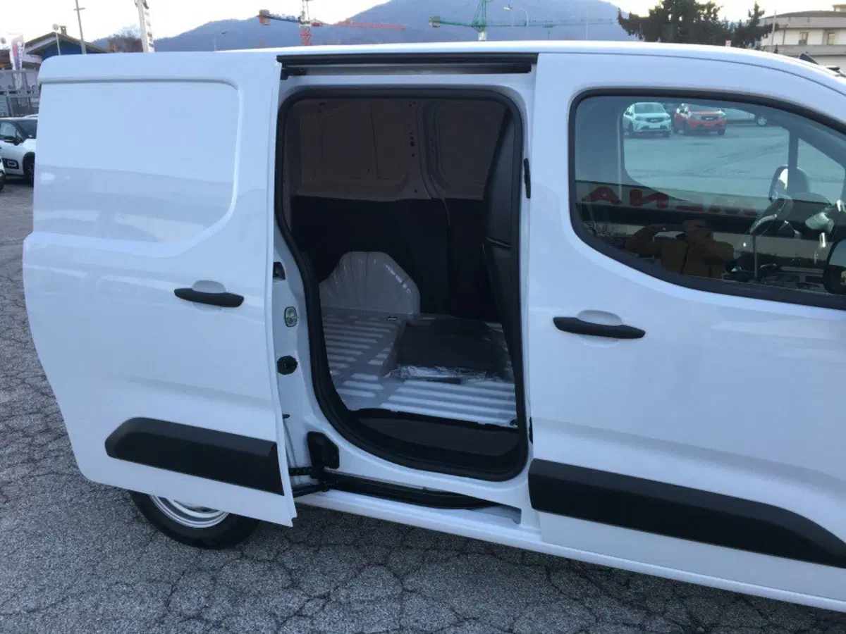 Peugeot Partner Furgone nuova a Cuneo (7)