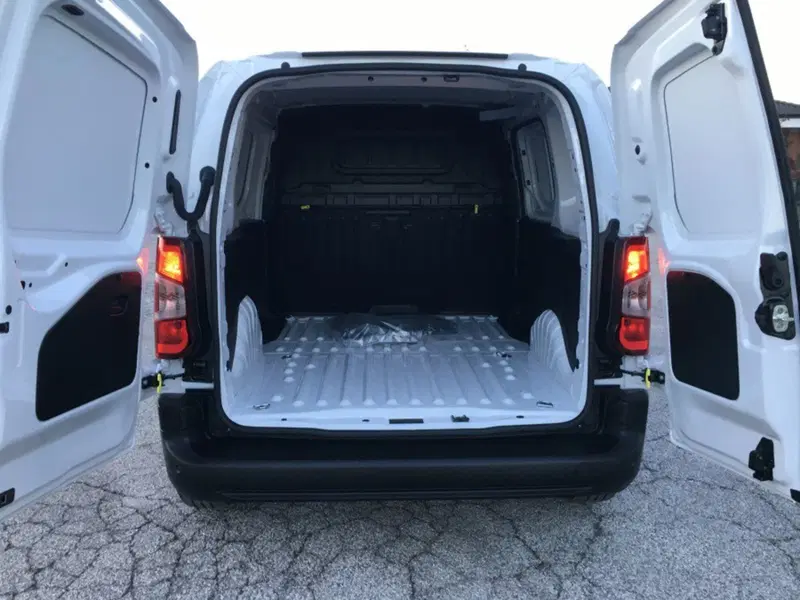 Peugeot Partner Furgone nuova a Cuneo (6)