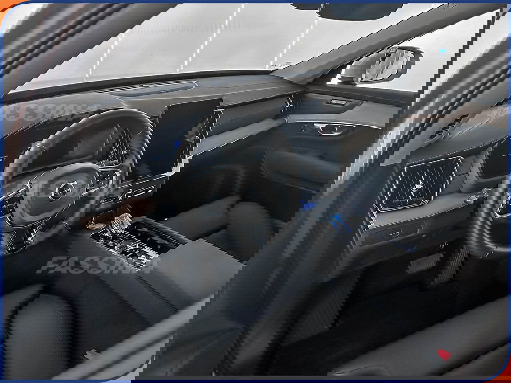 Volvo XC90 usata a Milano (9)