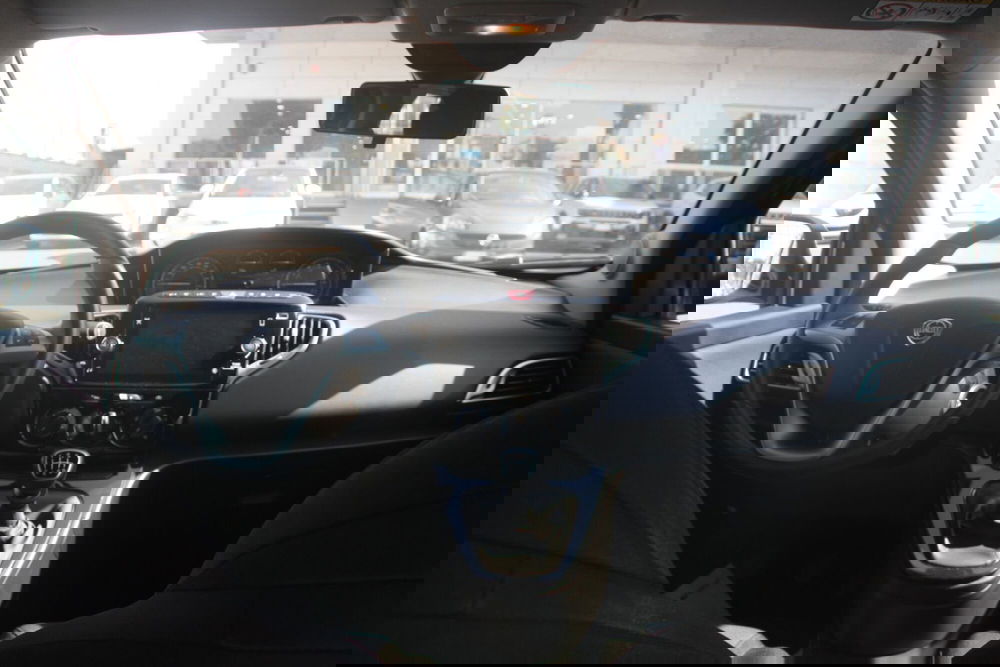 Lancia Ypsilon usata a Catania (10)