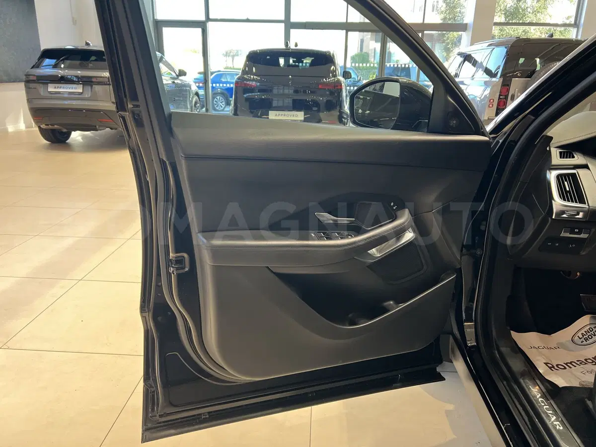 Jaguar E-Pace usata a Forlì-Cesena (15)