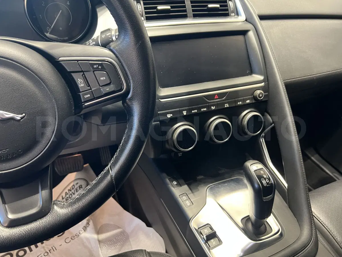 Jaguar E-Pace usata a Forlì-Cesena (18)
