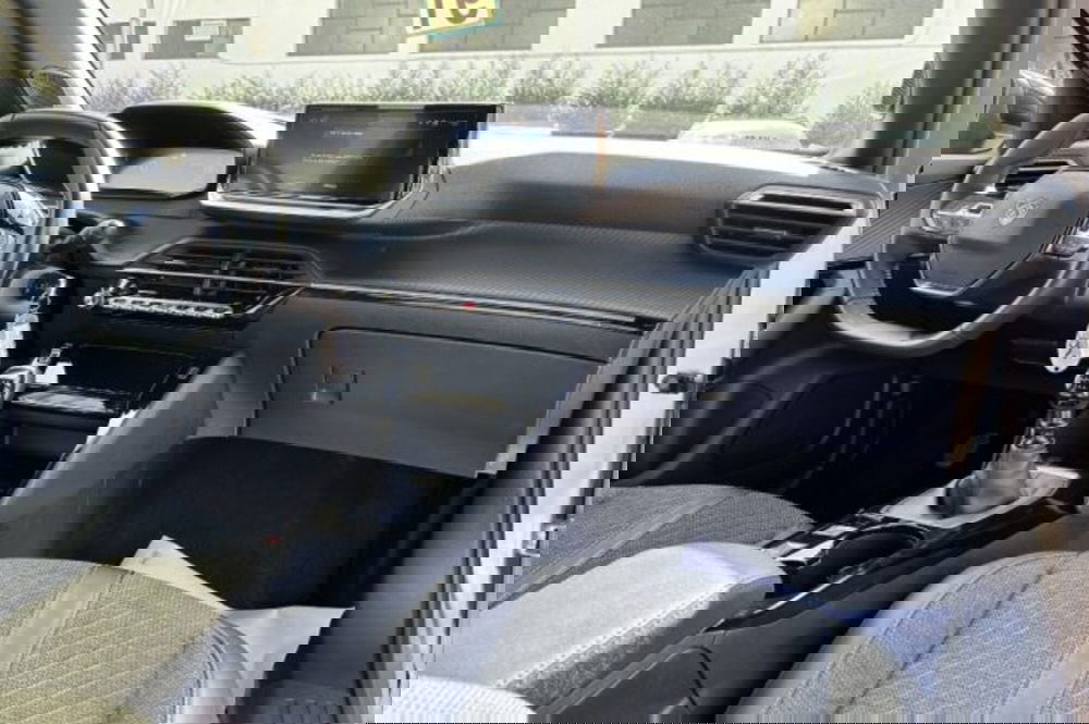 Peugeot 2008 usata a Latina (9)