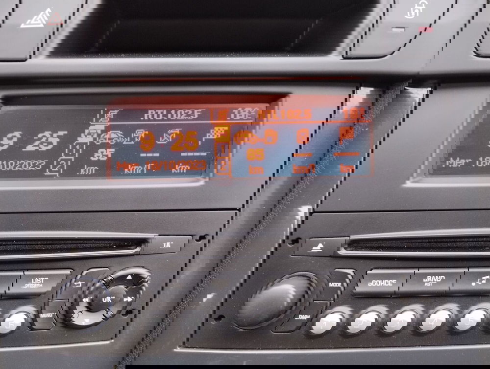 Peugeot 5008 usata a Asti (11)