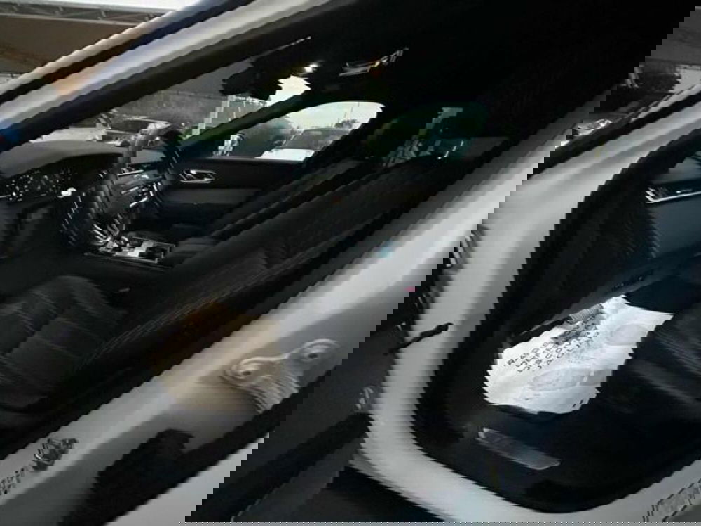 Land Rover Range Rover Velar nuova a Lucca (10)