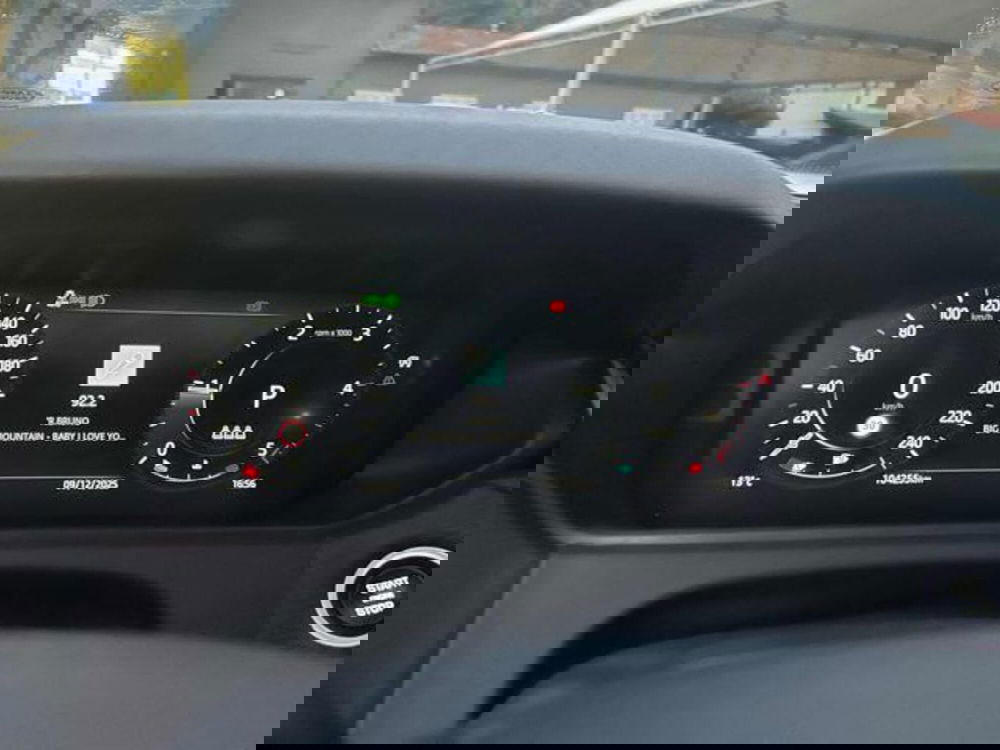 Land Rover Range Rover Velar nuova a Lucca (11)