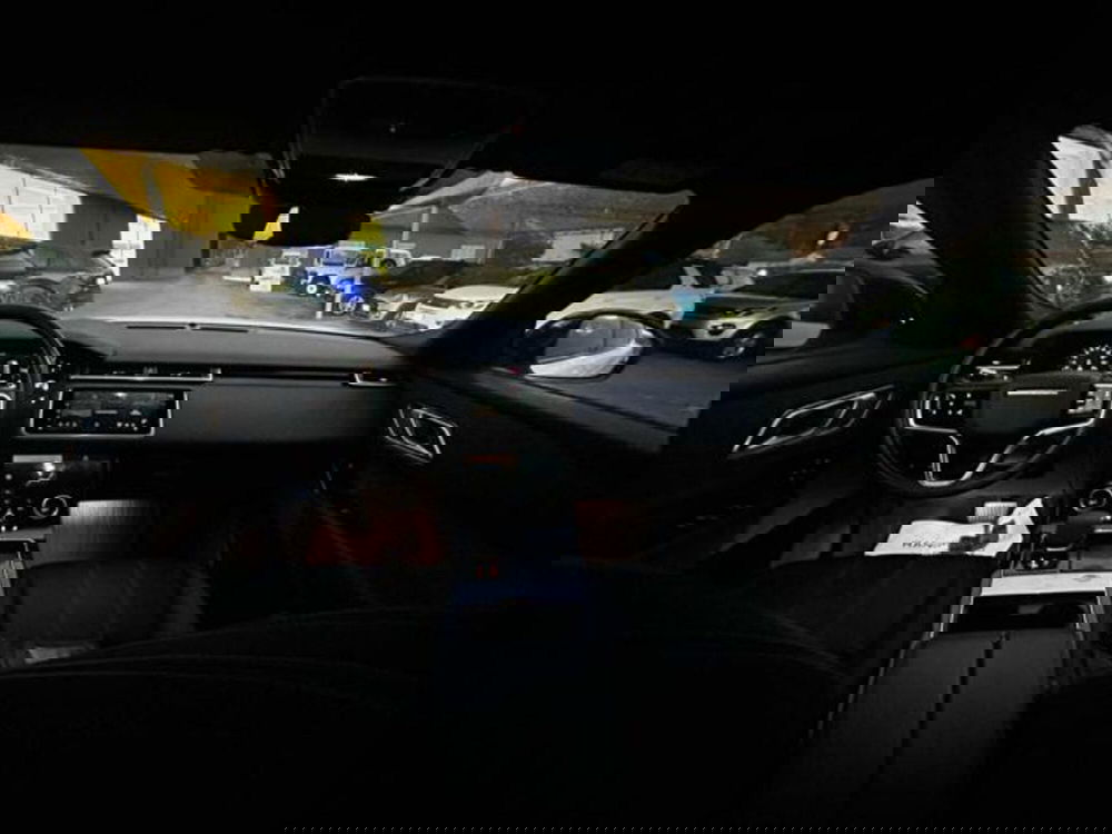 Land Rover Range Rover Velar nuova a Lucca (9)