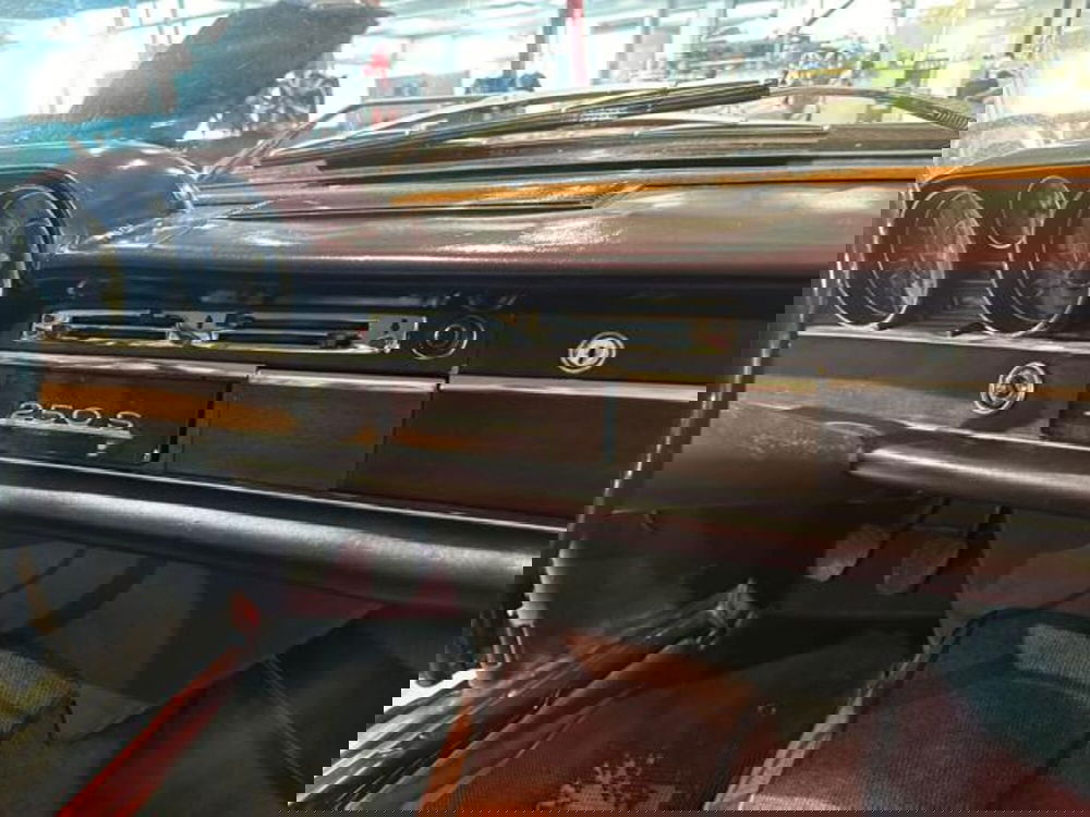 Mercedes-Benz 250 usata a Milano (13)