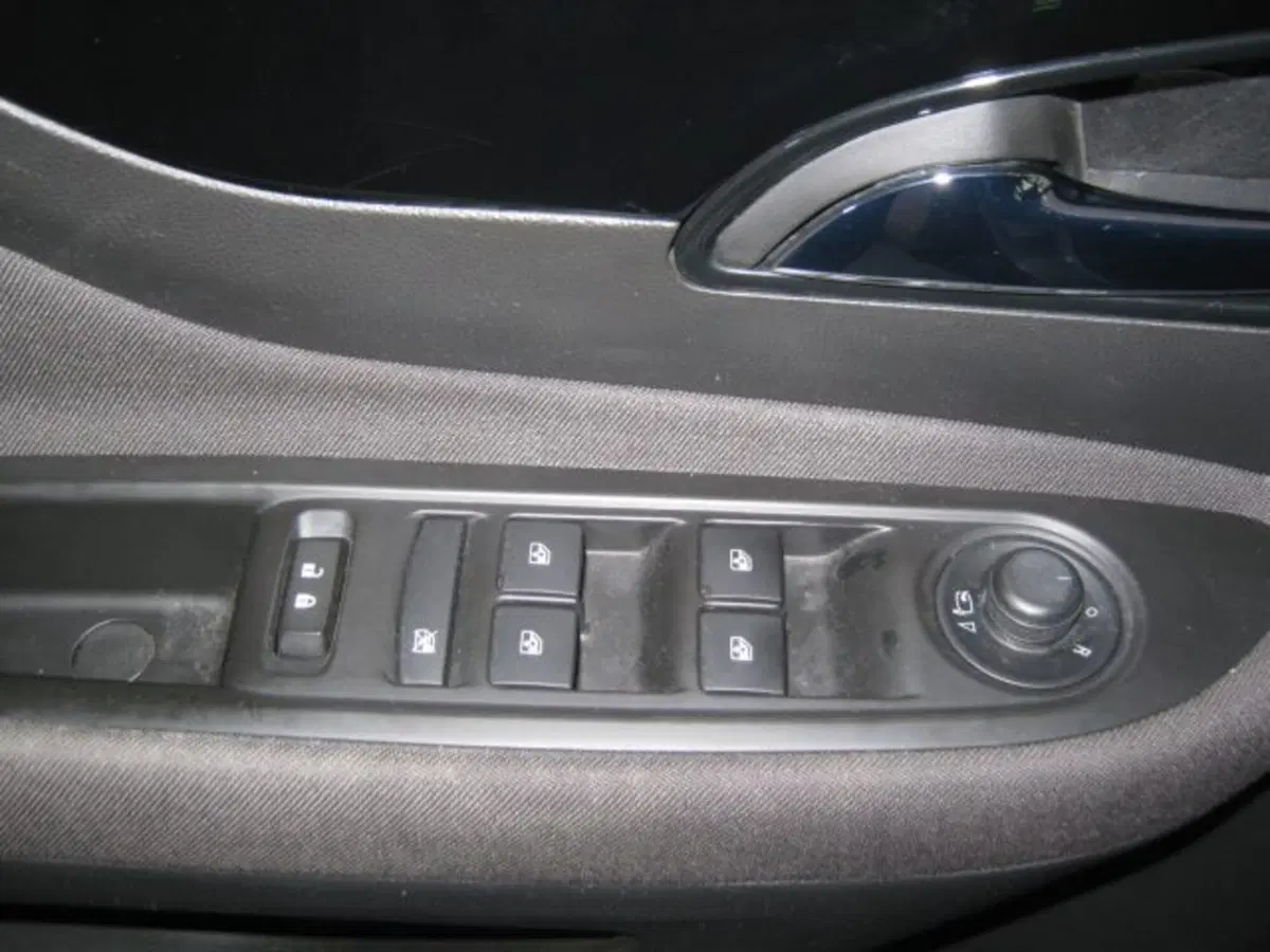 Opel Mokka usata a Fermo (16)