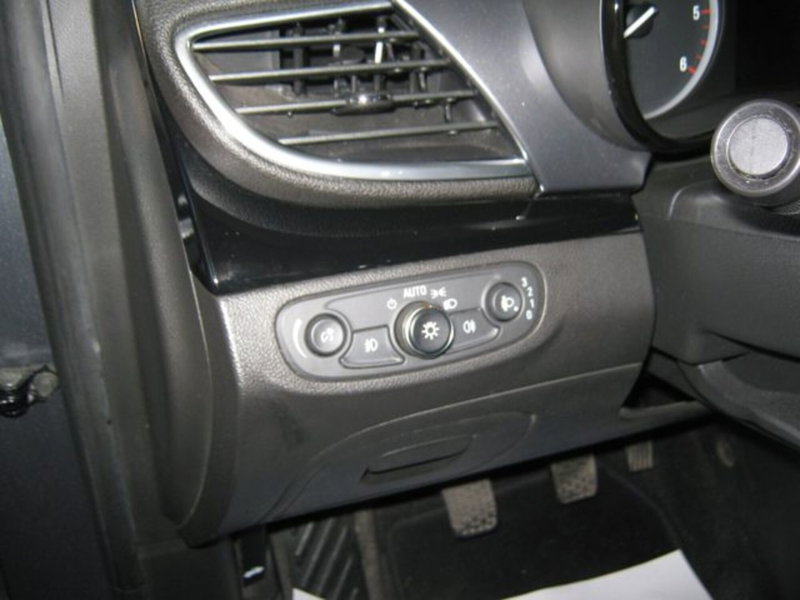 Opel Mokka usata a Fermo (17)