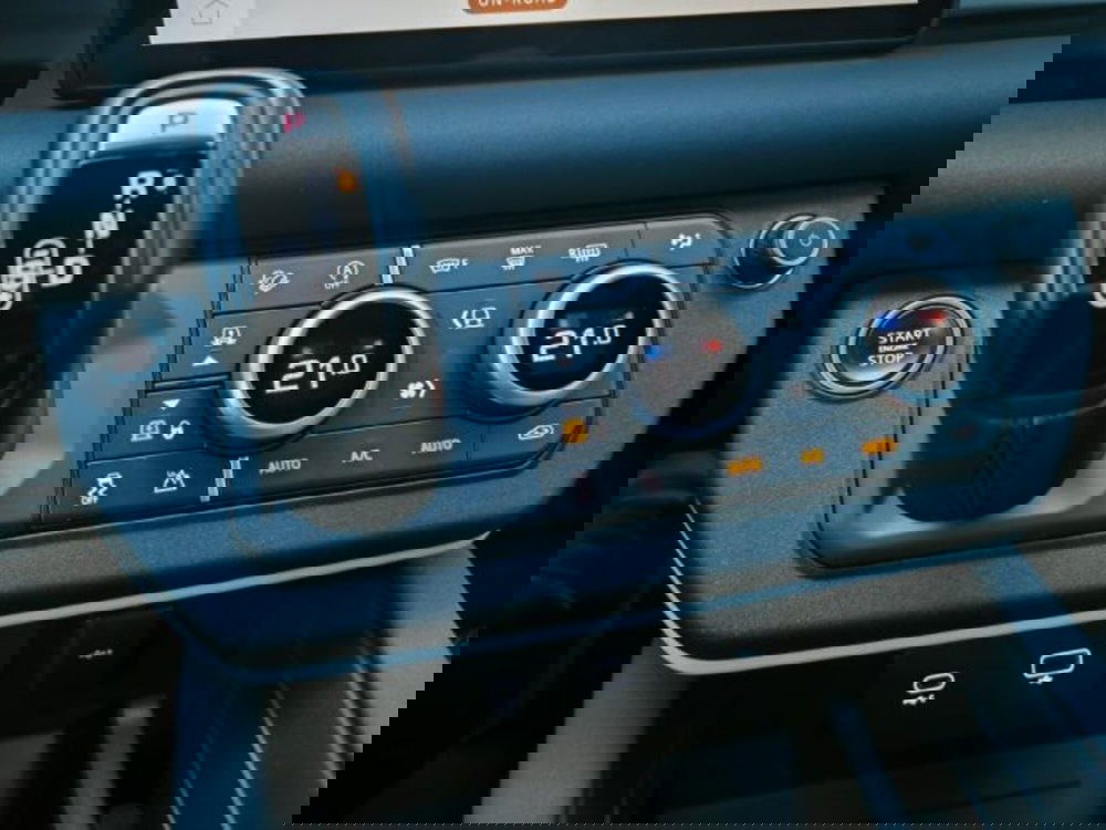 Land Rover Defender usata a Livorno (8)