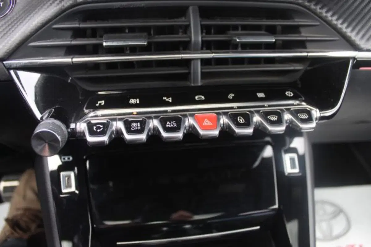 Peugeot 2008 usata a Roma (19)