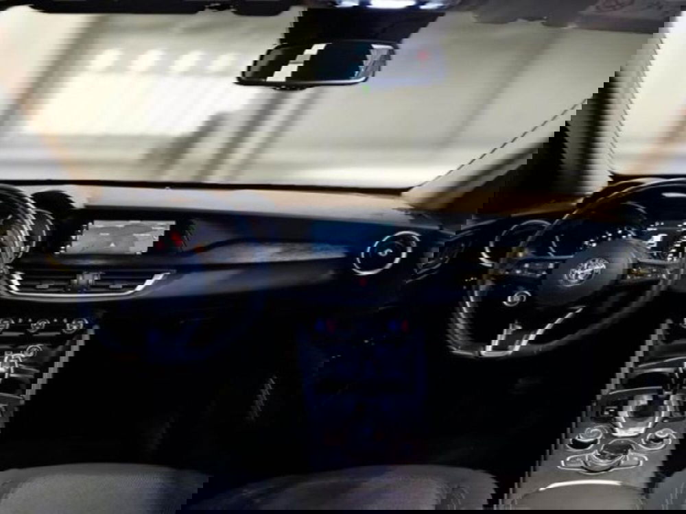 Alfa Romeo Stelvio usata a Catania (6)