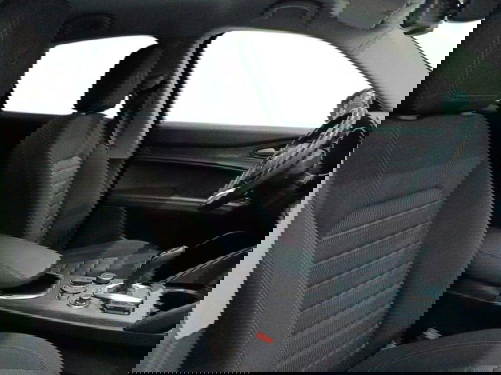 Alfa Romeo Stelvio usata a Catania (10)