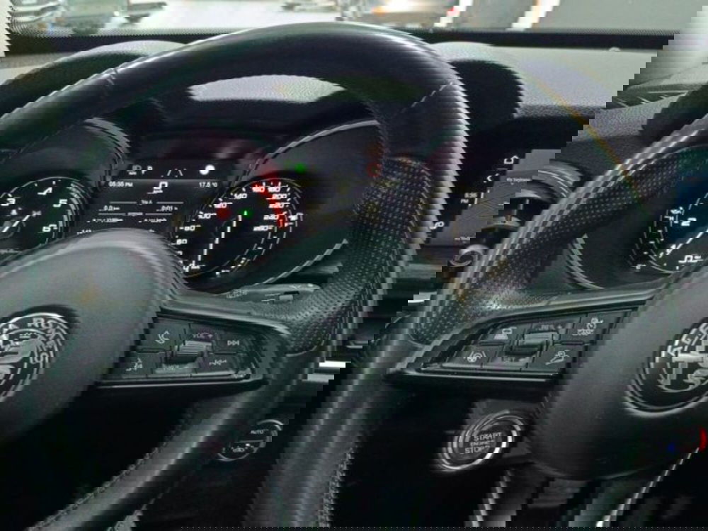 Alfa Romeo Stelvio usata a Catania (15)