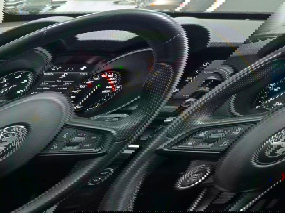 Alfa Romeo Stelvio usata a Catania (18)