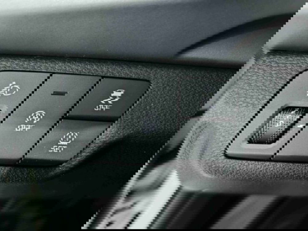 Kia Stonic usata a Catania (18)