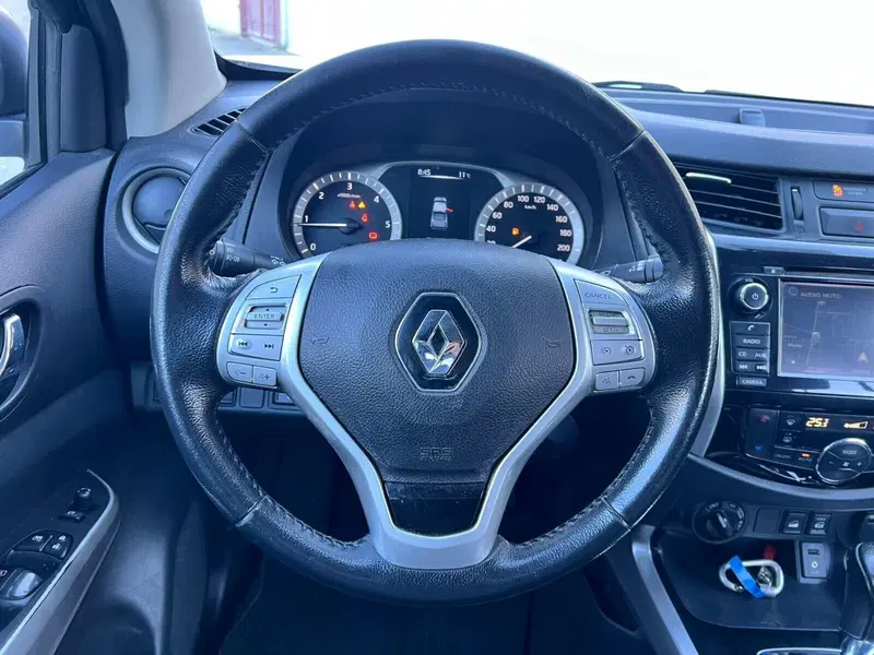 Nissan Navara usata a Messina (17)