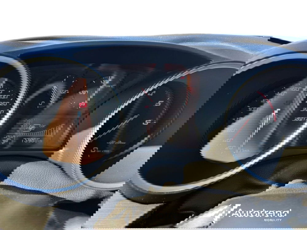 Alfa Romeo Giulietta usata a Bari (10)