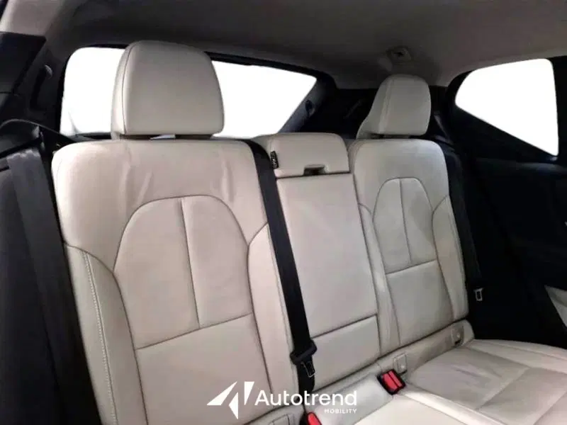 Volvo XC40 usata a Bari (11)
