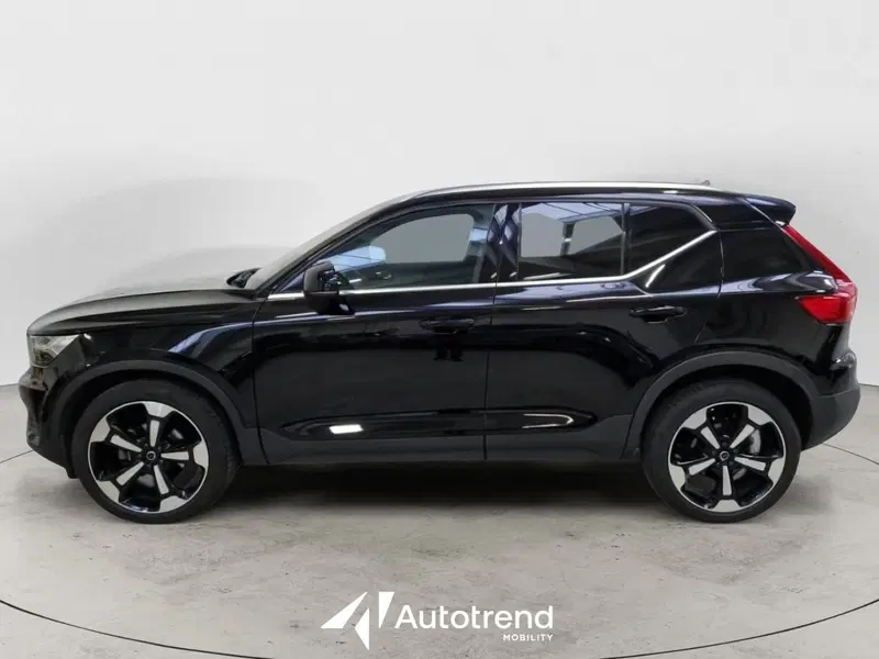 Volvo XC40 usata a Bari (4)