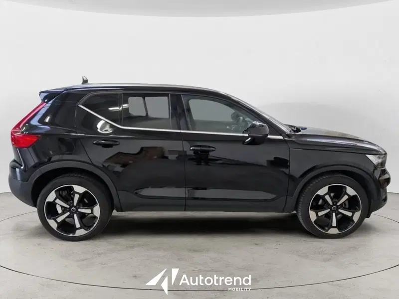 Volvo XC40 usata a Bari (5)