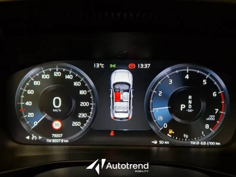 Volvo XC40 usata a Bari (7)