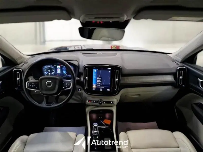 Volvo XC40 usata a Bari (8)