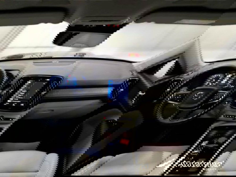 Volvo XC40 usata a Bari (8)