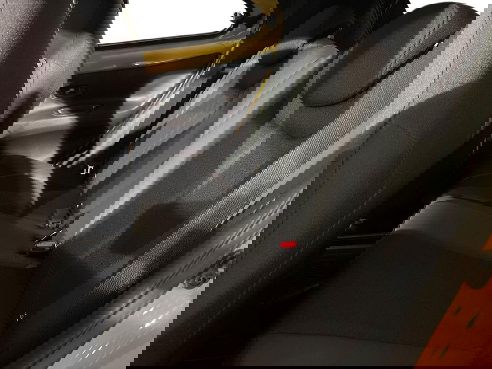 Toyota Aygo X nuova a Sondrio (11)