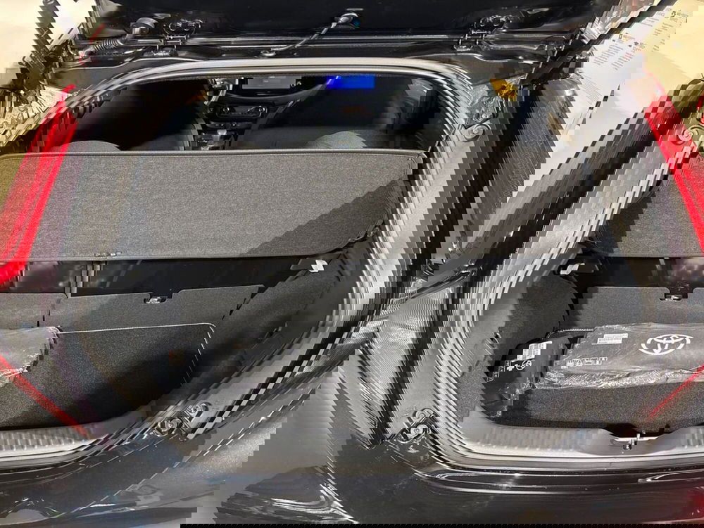 Toyota Aygo X nuova a Sondrio (12)