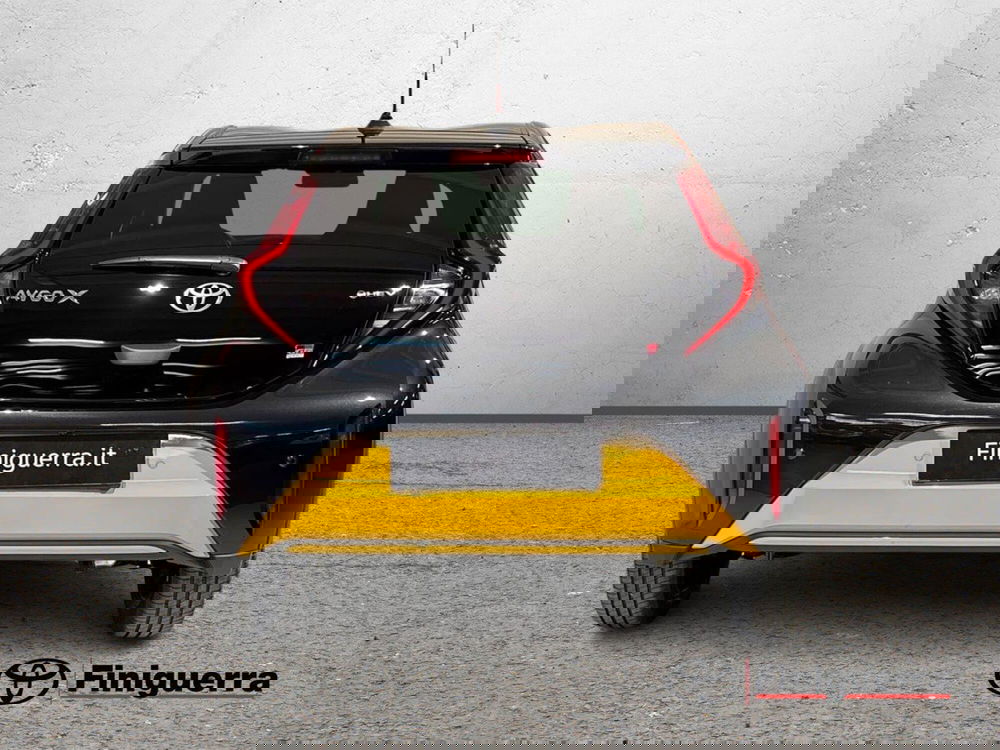 Toyota Aygo X nuova a Sondrio (3)