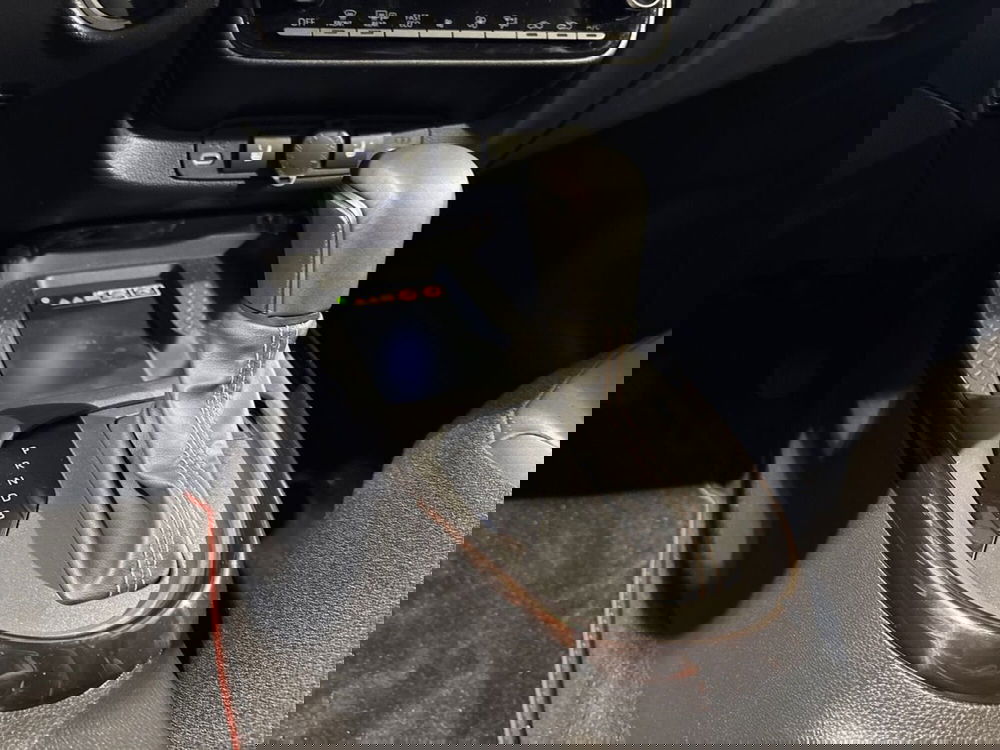 Toyota Aygo X nuova a Lecco (13)