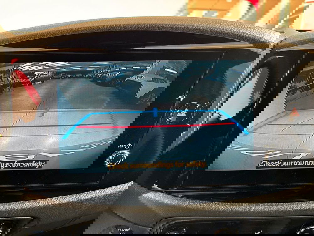 Toyota Aygo X nuova a Lecco (15)