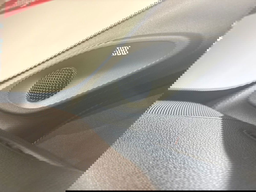 Toyota Aygo X nuova a Lecco (18)