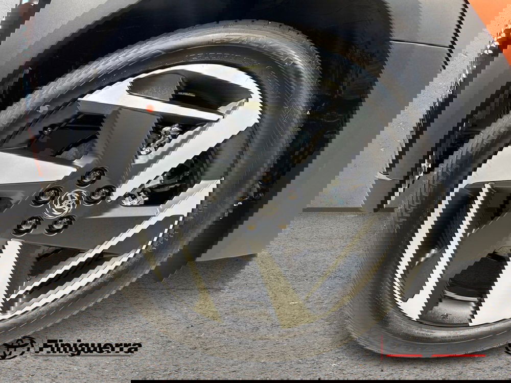 Toyota Aygo X nuova a Lecco (7)